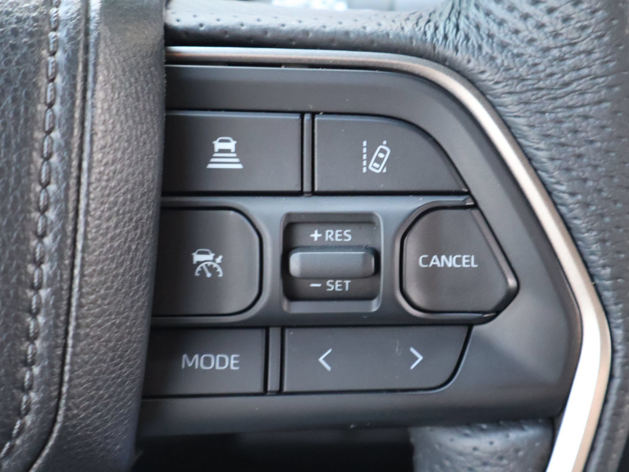 2025 Toyota Tundra Limited - Photo 15