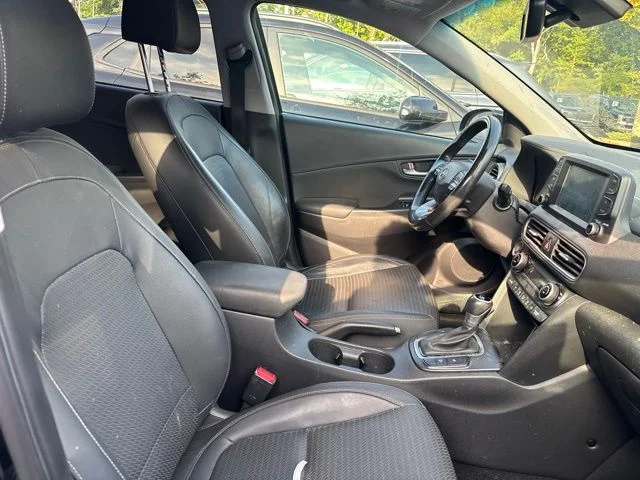 Used 2018 Ultra Black Hyundai Limited image 10