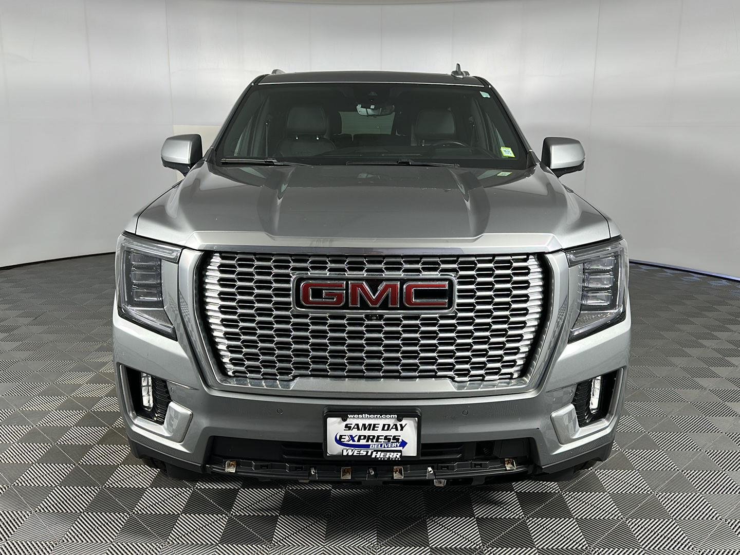 Used 2023 Sterling Metallic GMC Denali image 3