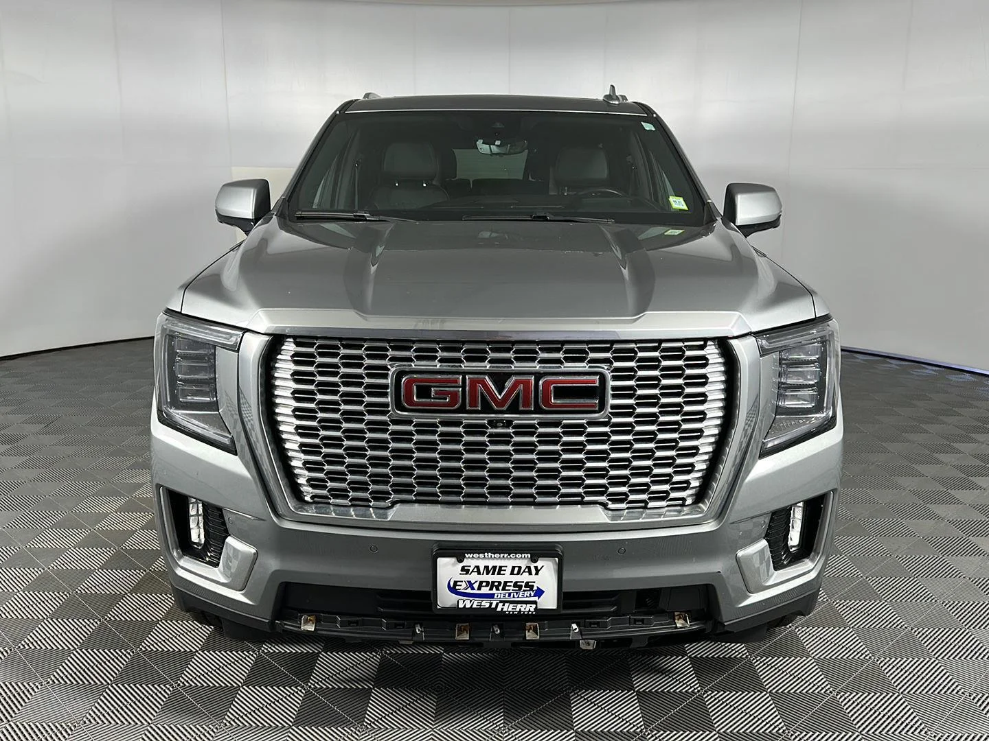 Used 2023 Sterling Metallic GMC Denali image 3