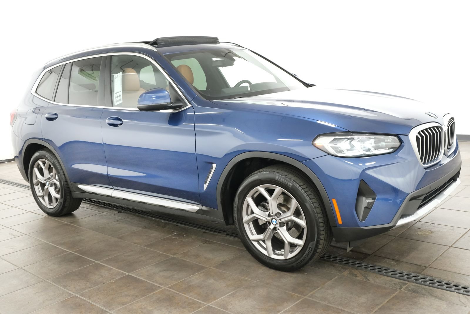 Used 2022 Phytonic Blue Metallic BMW xDrive30i image 6
