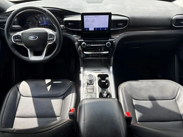Used 2023 White Ford Limited image 13