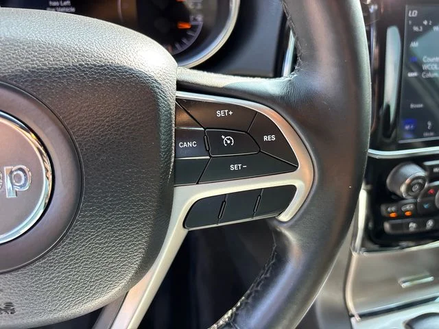 Used 2019 White Jeep Altitude image 20