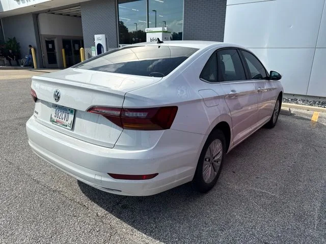 Used 2019 White Volkswagen 1.4T S image 3