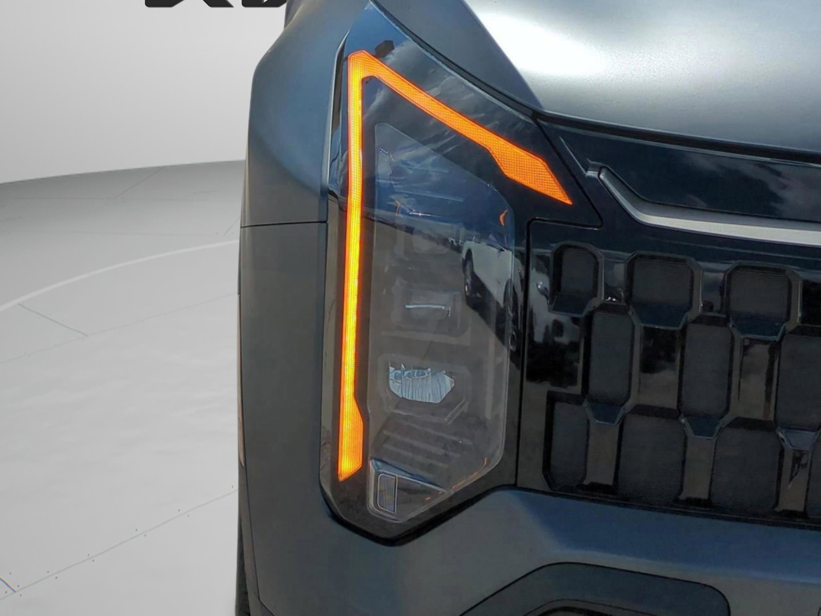 New 2026 Shadow Matte Gray Kia X-Line image 11