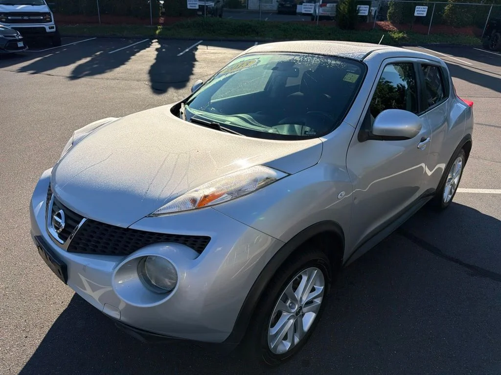 Used 2013 Brilliant Silver Nissan SV image 7