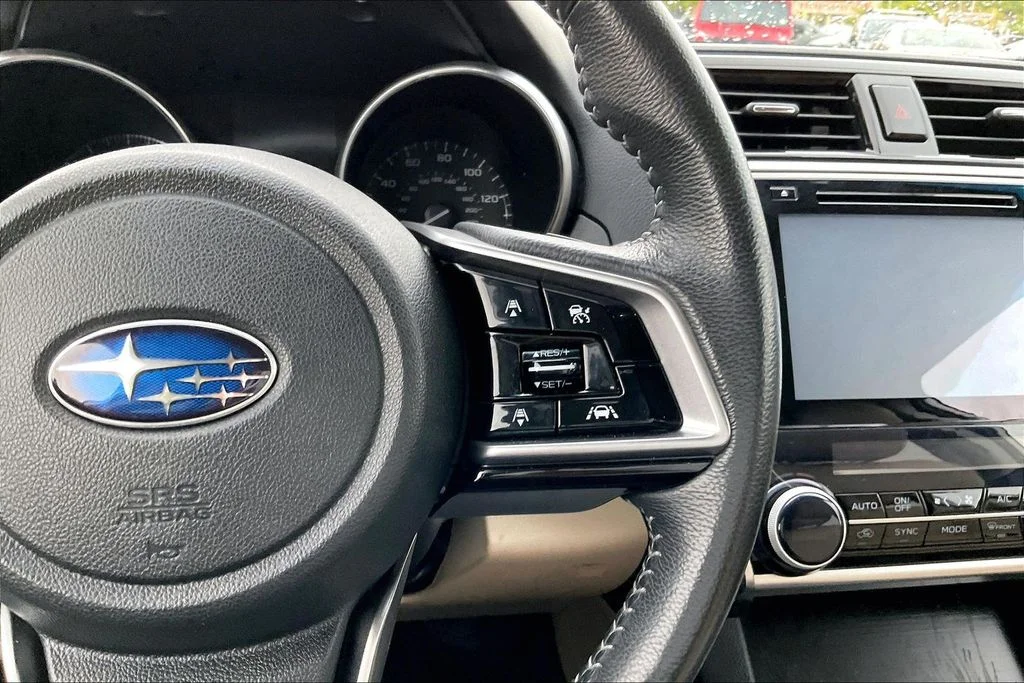 Used 2018 White Subaru 2.5i image 21
