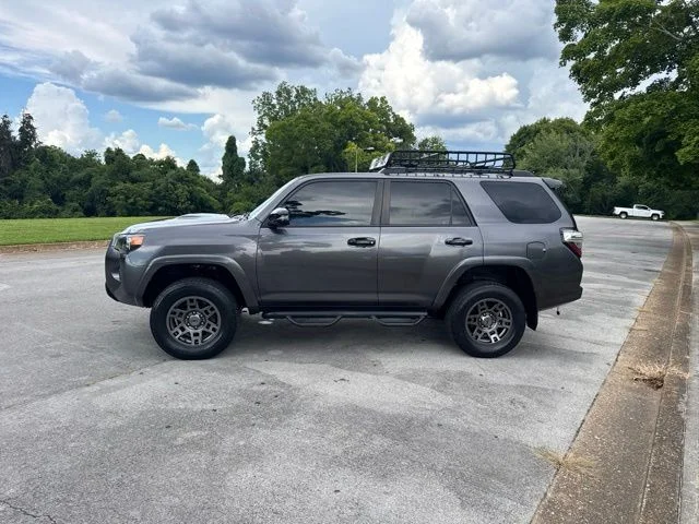 Used 2020 Gray Toyota Venture image 4