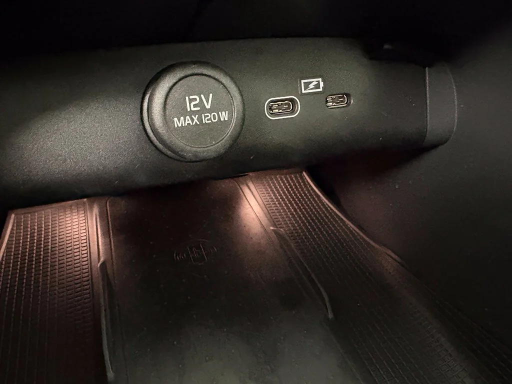 Used 2024 Gray Volvo B5 Core image 33