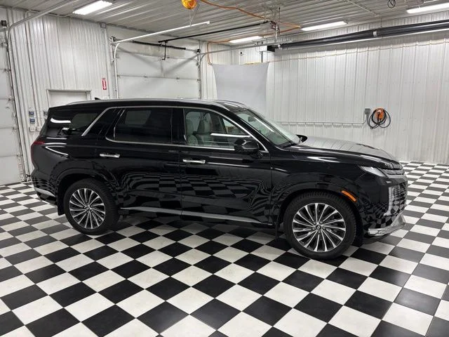 Used 2023 Black Hyundai Calligraphy image 3
