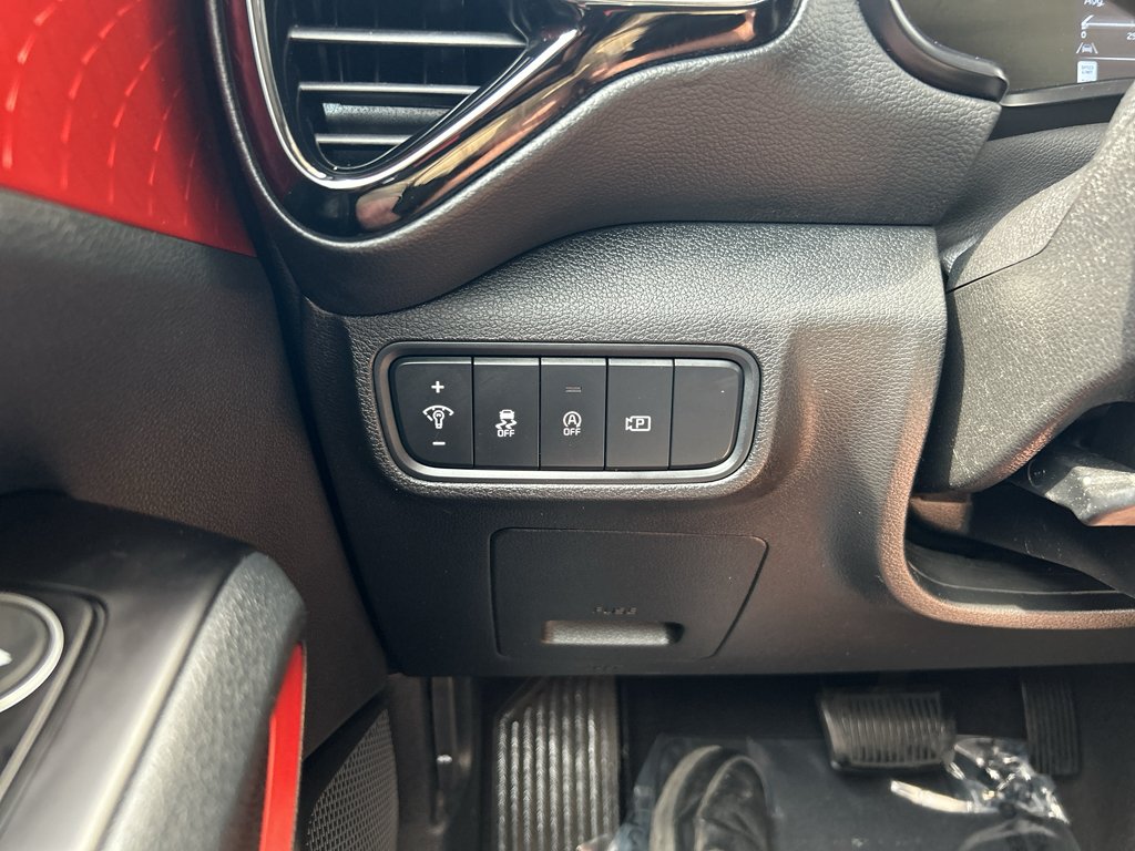 Used 2023 Snow White Pearl Kia GT-Line image 27