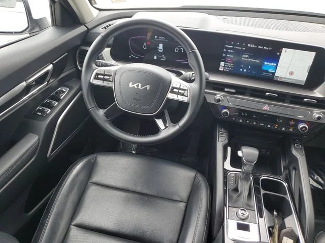 Used 2023 White Kia S image 13