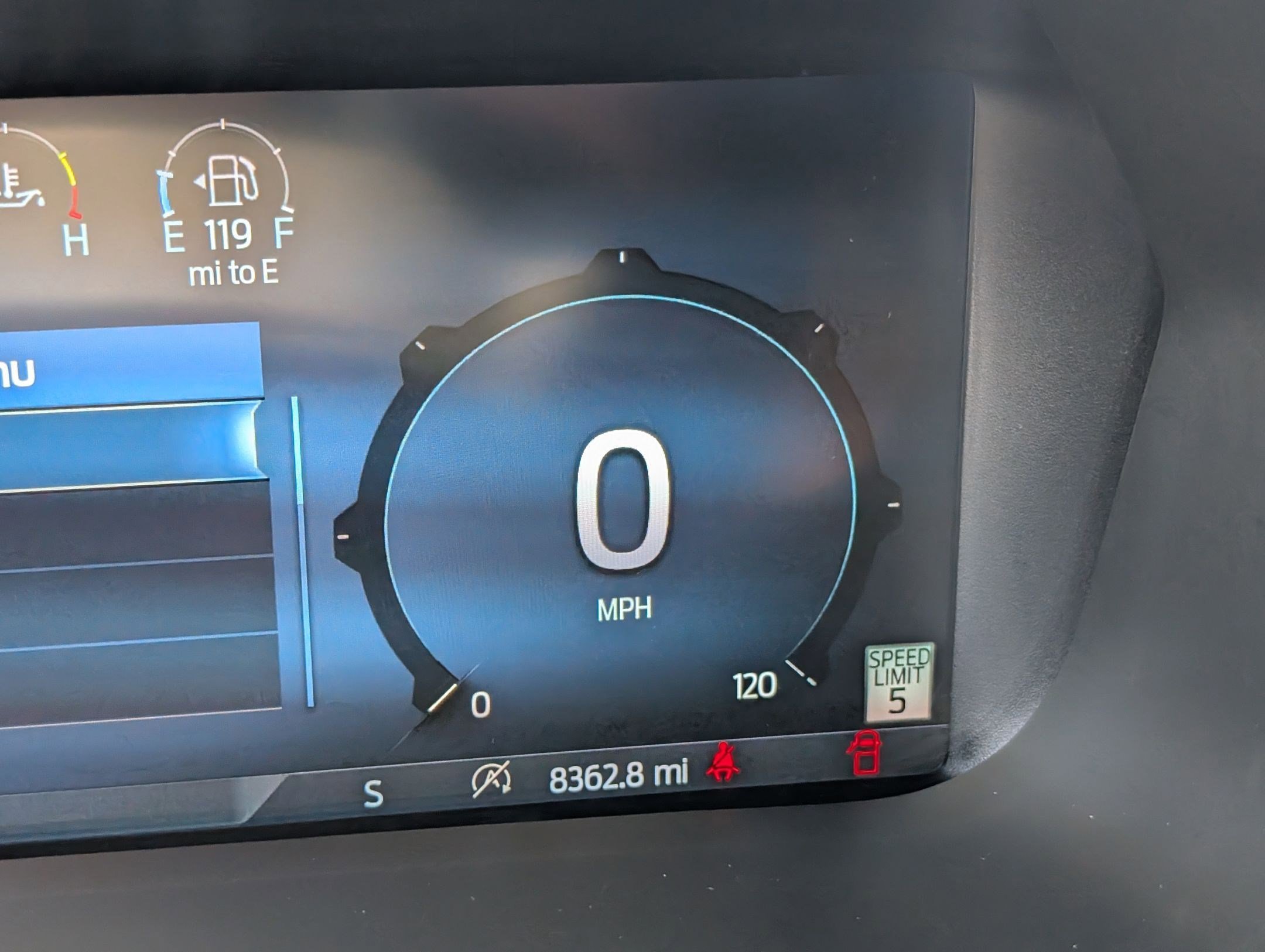 Used 2025 Black Metallic Ford LARIAT image 13