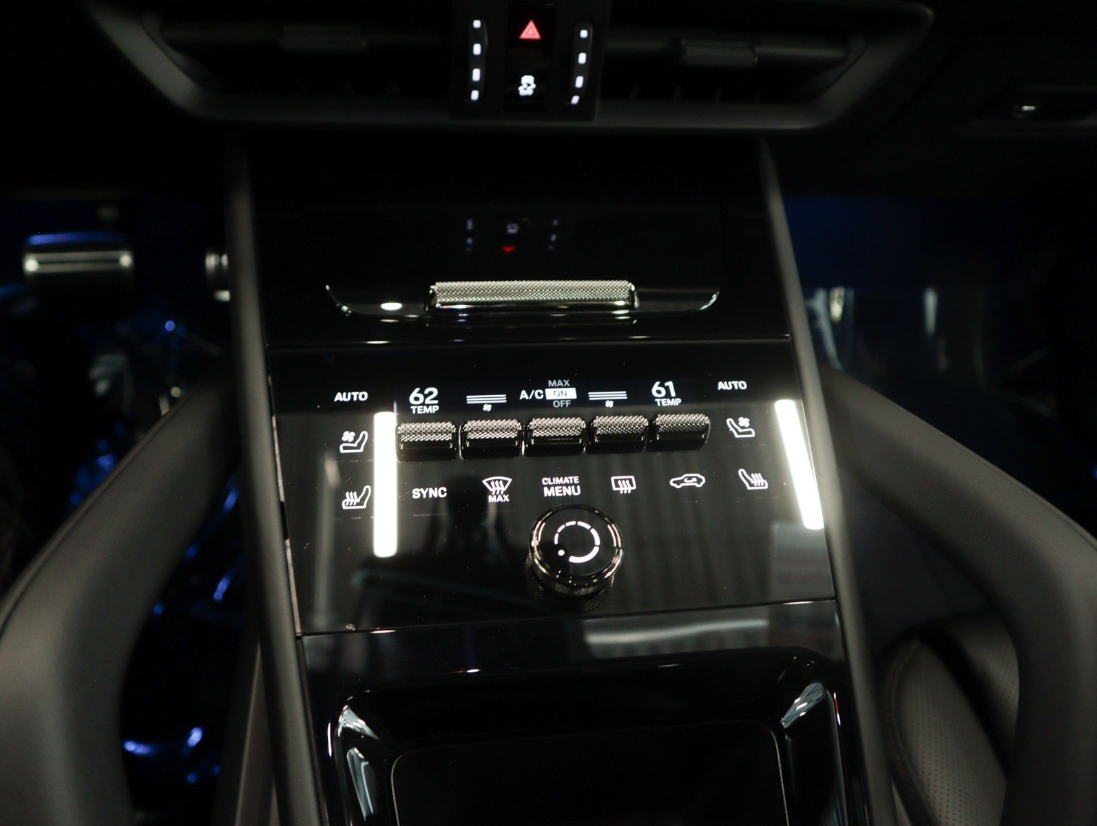 2025 Porsche Cayenne Turbo E-Hybrid - Photo 19