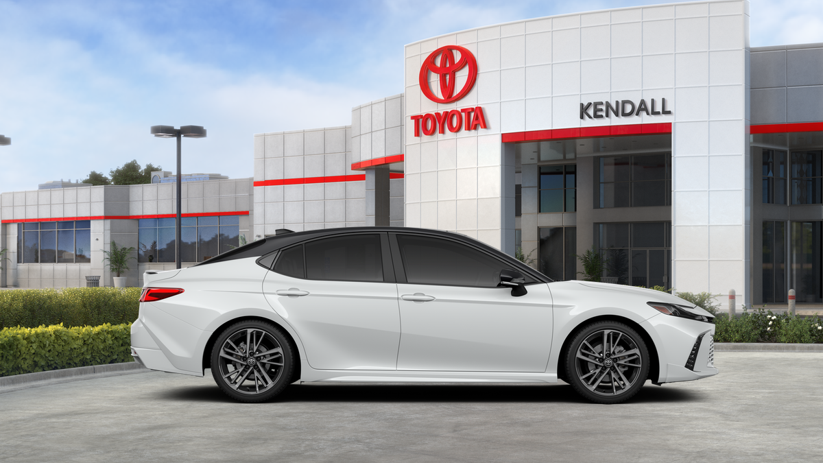 New 2026 Wind Chill Pearl with Midnight Black Metallic roof Toyota XSE image 34