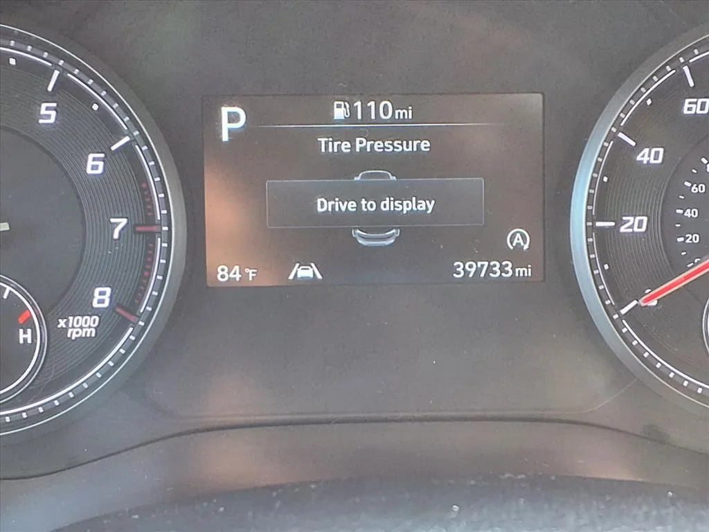 Used 2023 Gray Hyundai SE image 10