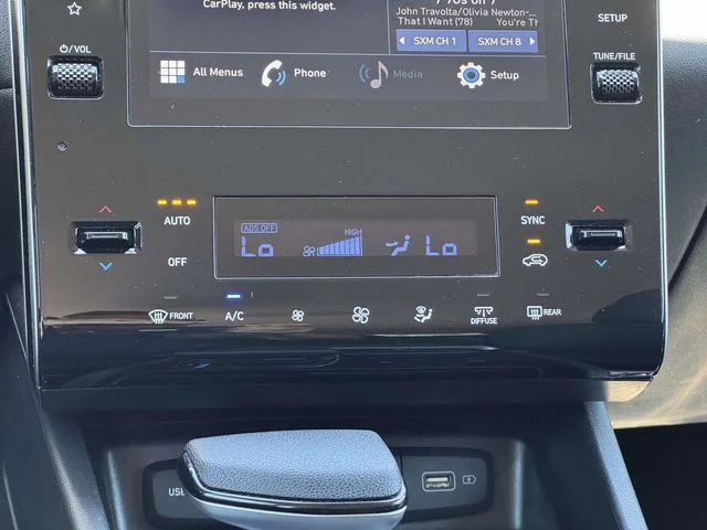 Used 2024  Hyundai SEL image 20
