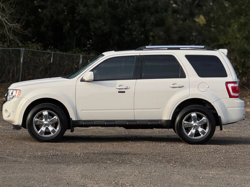 Used 2011 White Suede Ford Limited image 4