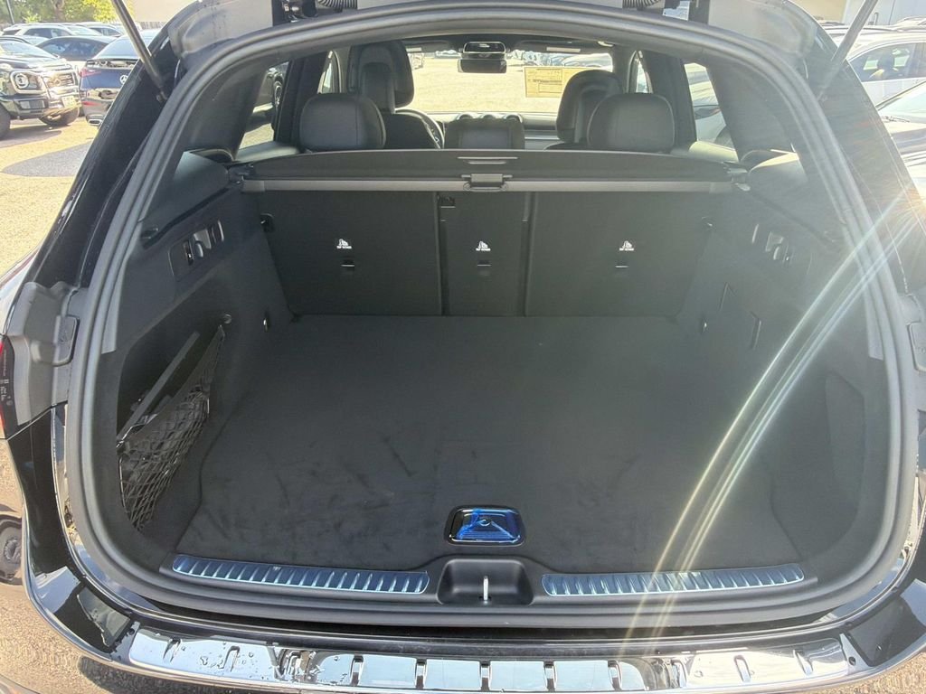 New 2027 Black Mercedes-Benz GLC 300 image 5