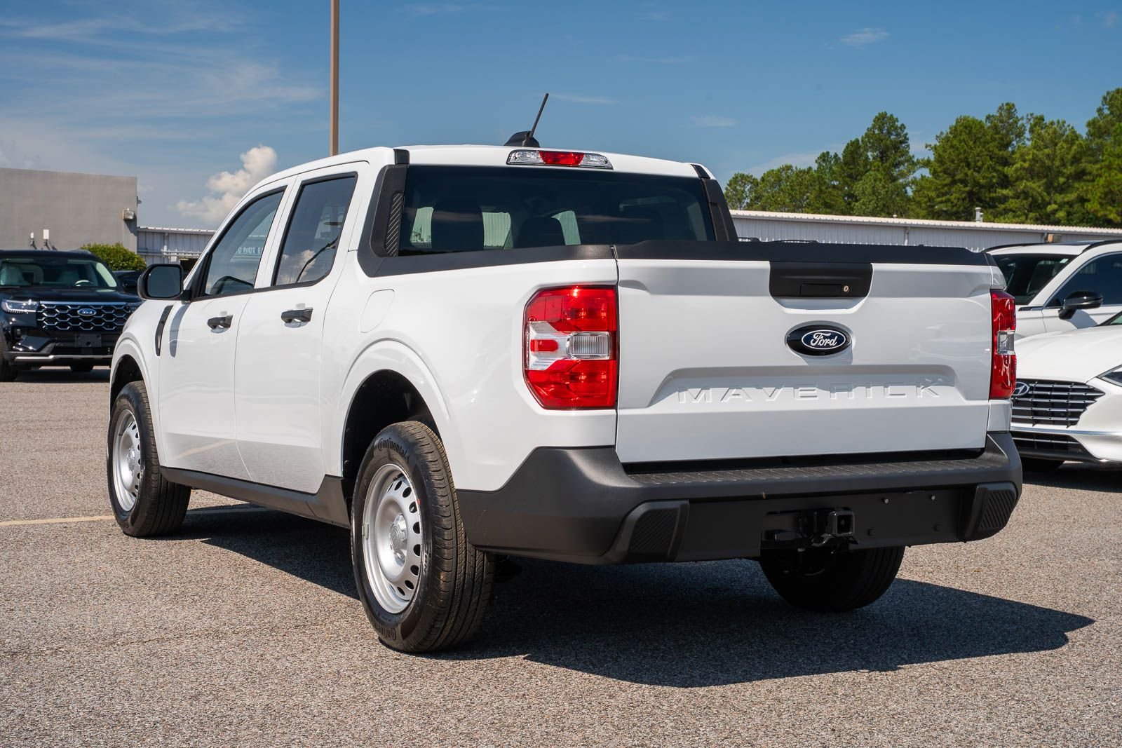 New 2026 Oxford White Ford XL image 3