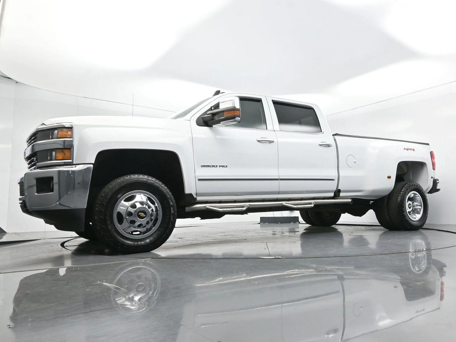 Used 2018 SUMMIT WHITE Chevrolet LTZ image 44