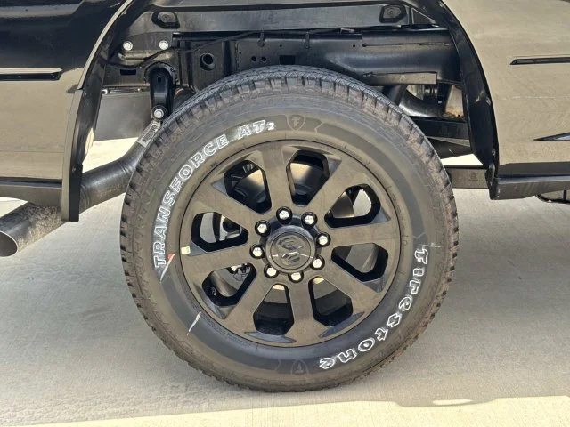 New 2027 Diamond Black Crystal Pearl-Coat Exterior Paint RAM Black Express image 22