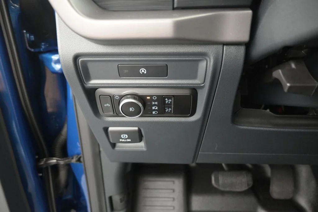New 2026 Oxford White Ford XLT image 13