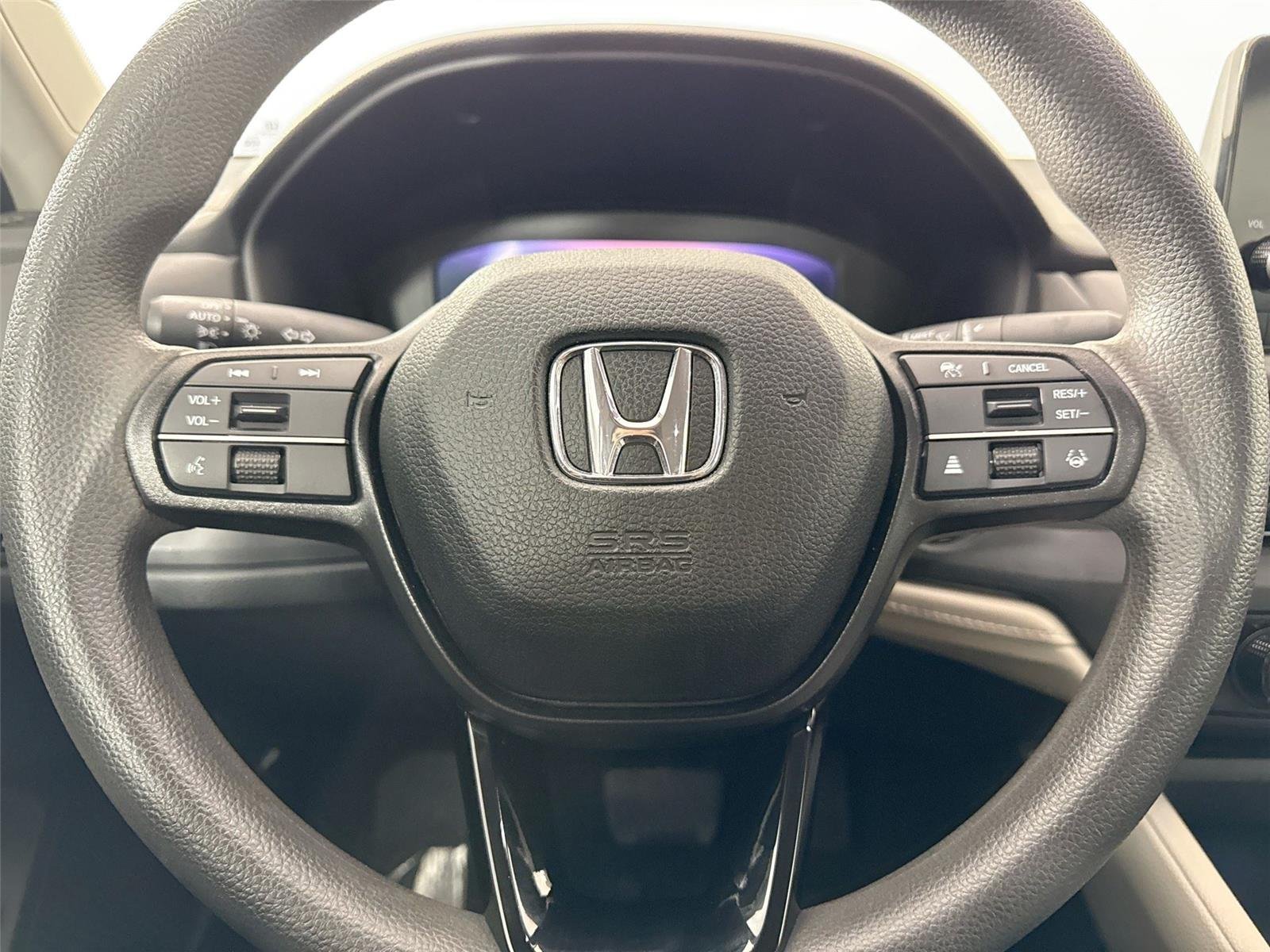 Used 2023 Platinum White Pearl Honda LX image 15
