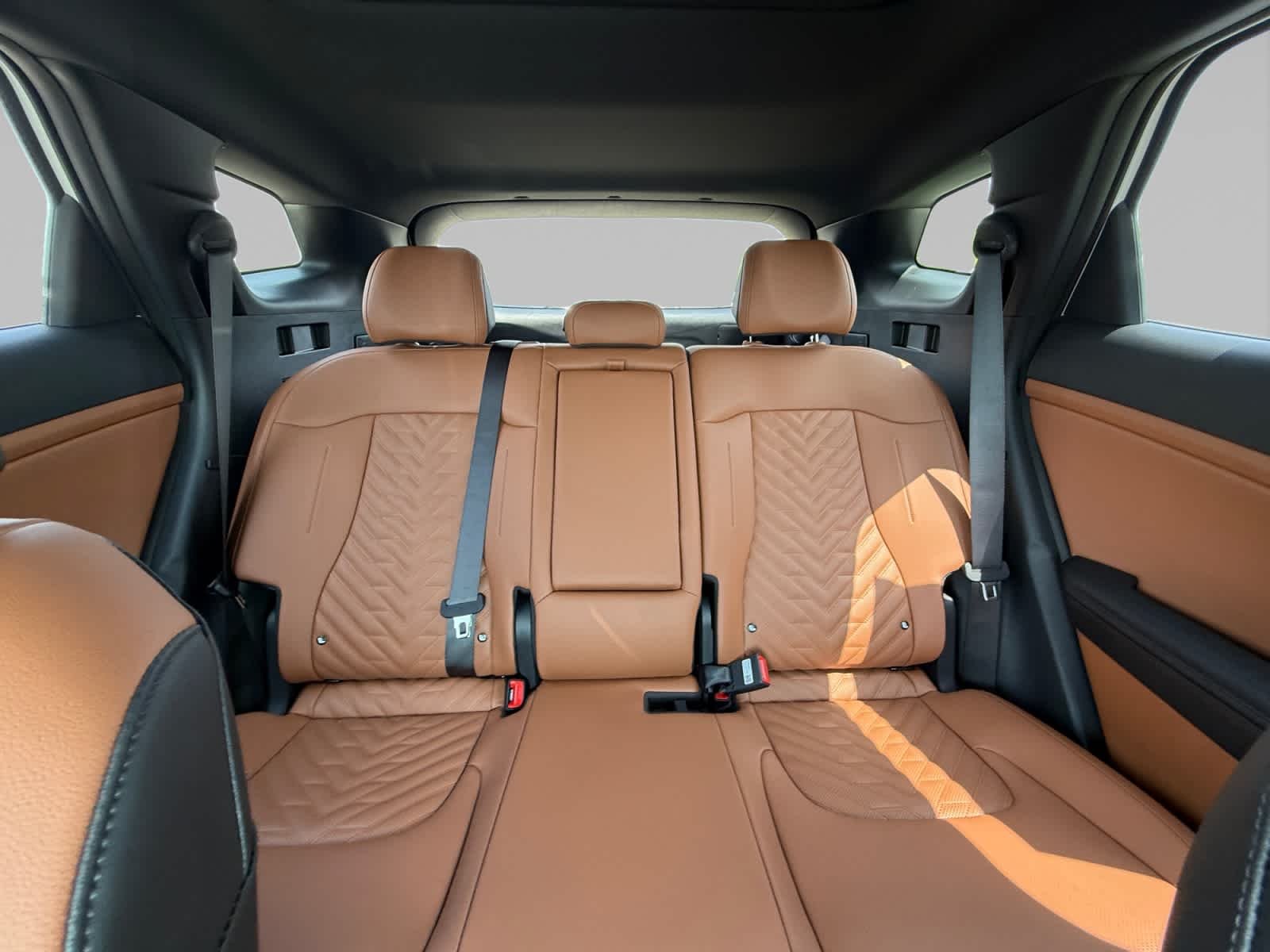 New 2027 Snow White Pearl Kia X-Line image 22