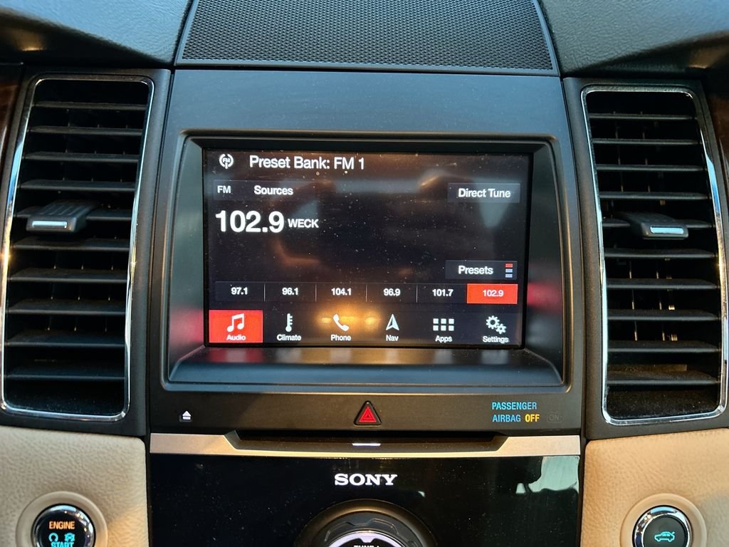 Used 2019  Ford Limited image 17