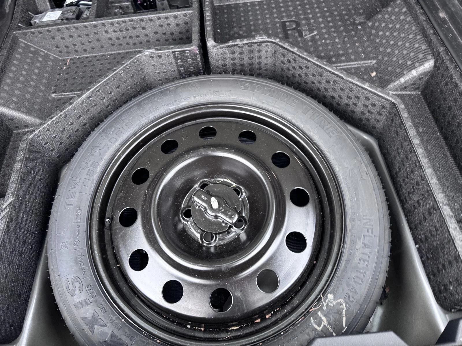 Used 2024 Carbonized Gray Ford SEL image 8
