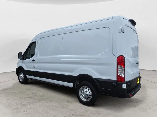 Used 2025 Oxford White Ford Base image 7