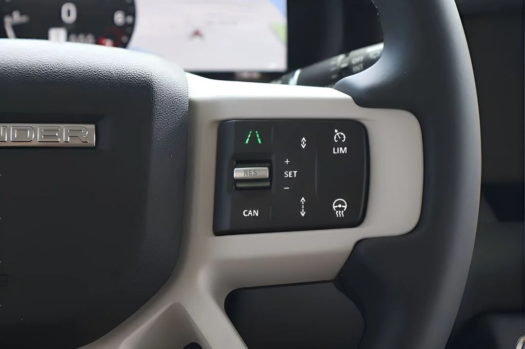 New 2026 Fuji White Land Rover X-Dynamic SE image 20