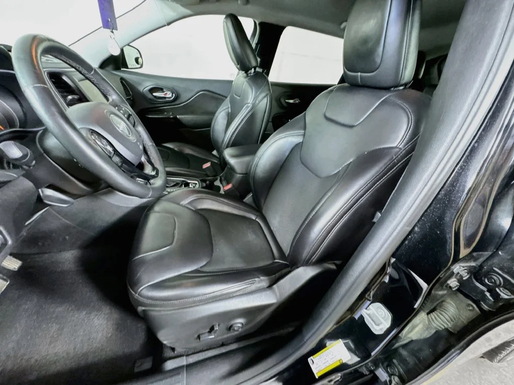 Used 2019 Black Jeep Latitude Plus image 26