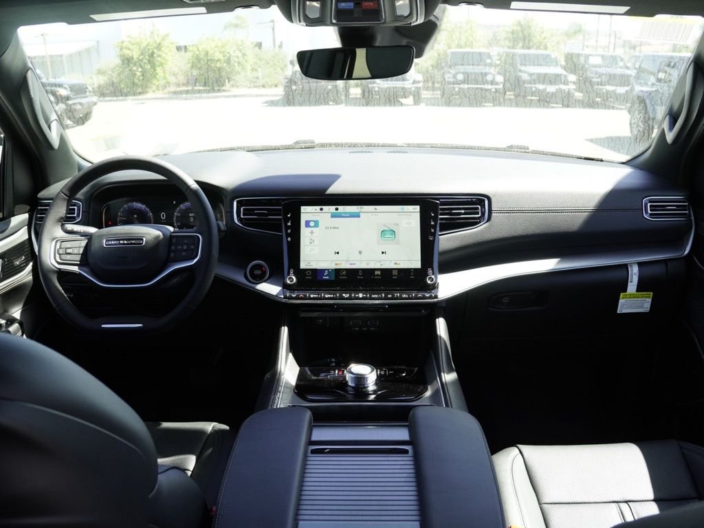 New 2026 Bright White Clear-Coat Exterior Paint Jeep  image 24