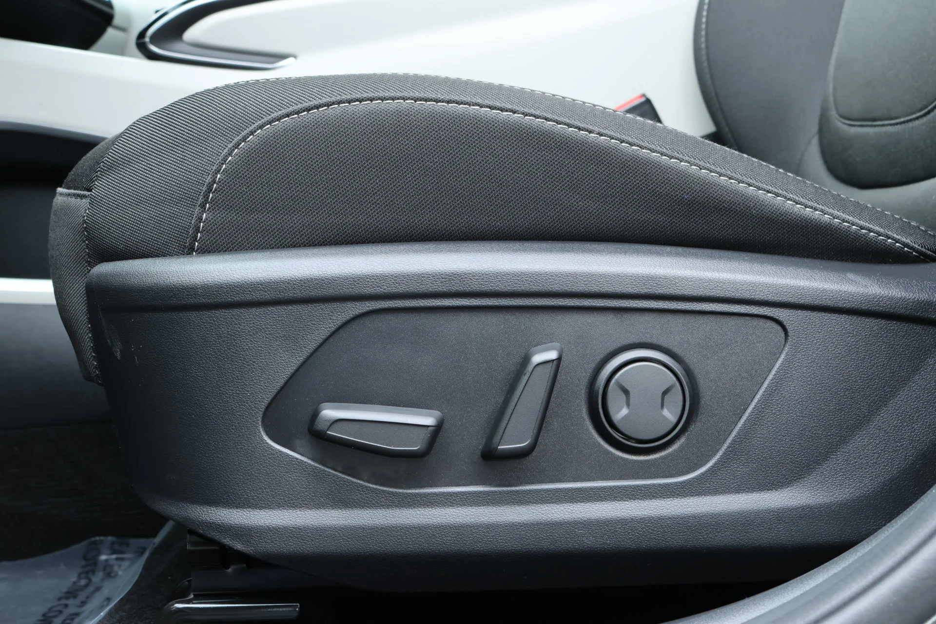Used 2023 Gray Hyundai Blue image 19