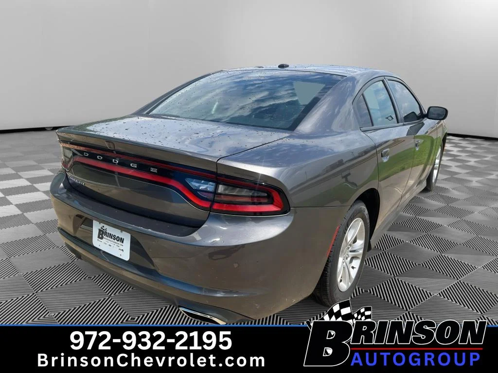 Used 2021 Granite Pearlcoat Dodge SXT image 5