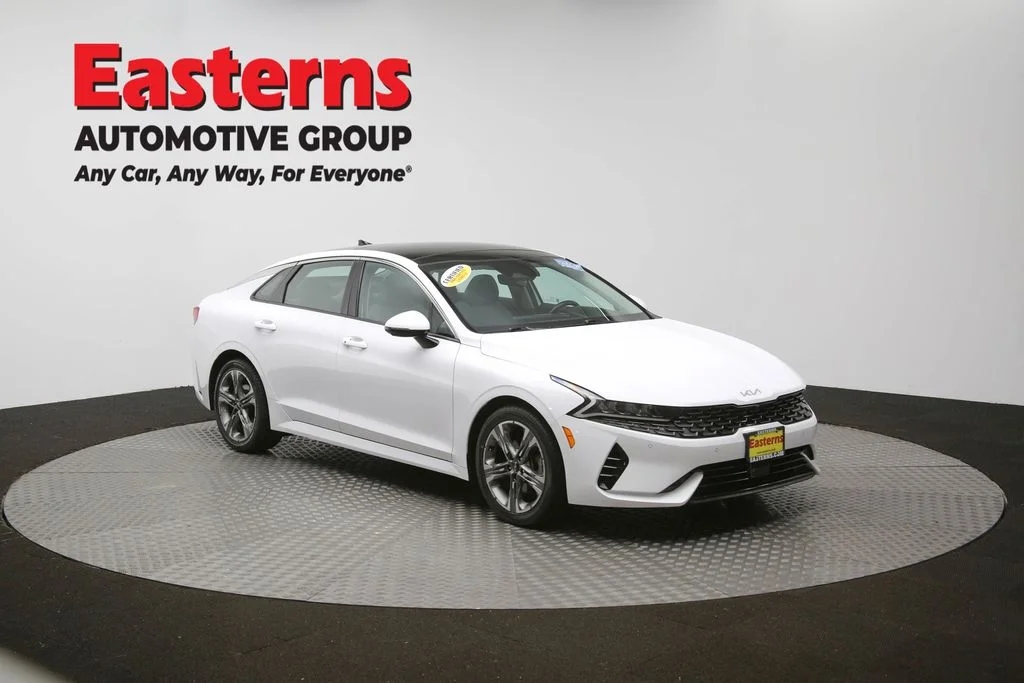 Used 2022 White Kia EX image 49