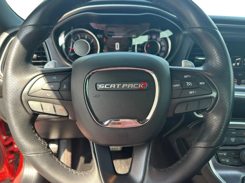 Used 2016 Torred Clearcoat Dodge R/T Scat Pack image 3