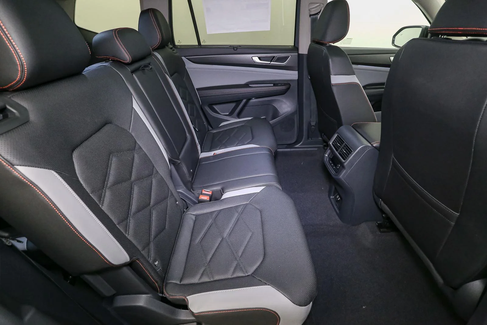 New 2026 Avocado Green Pearl Volkswagen 2.0T Peak Edition image 18
