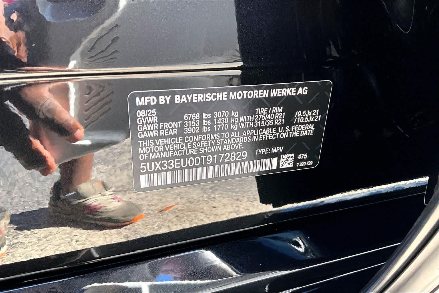Used 2026 Black Sapphire Metallic BMW M60i image 33