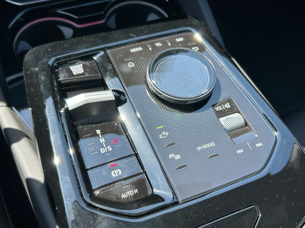 New 2027 Black Sapphire Metallic BMW 540i xDrive image 28