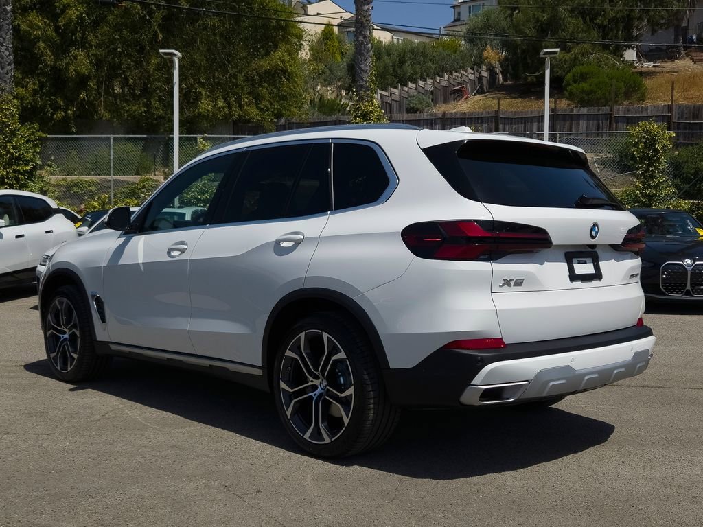 Used 2026 Alpine White BMW sDrive40i image 25