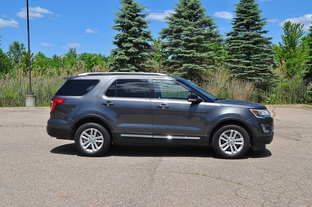 Used 2017 Ford Explorer XLT with VIN 1FM5K7DH8HGB29692 for sale in Canton, MI