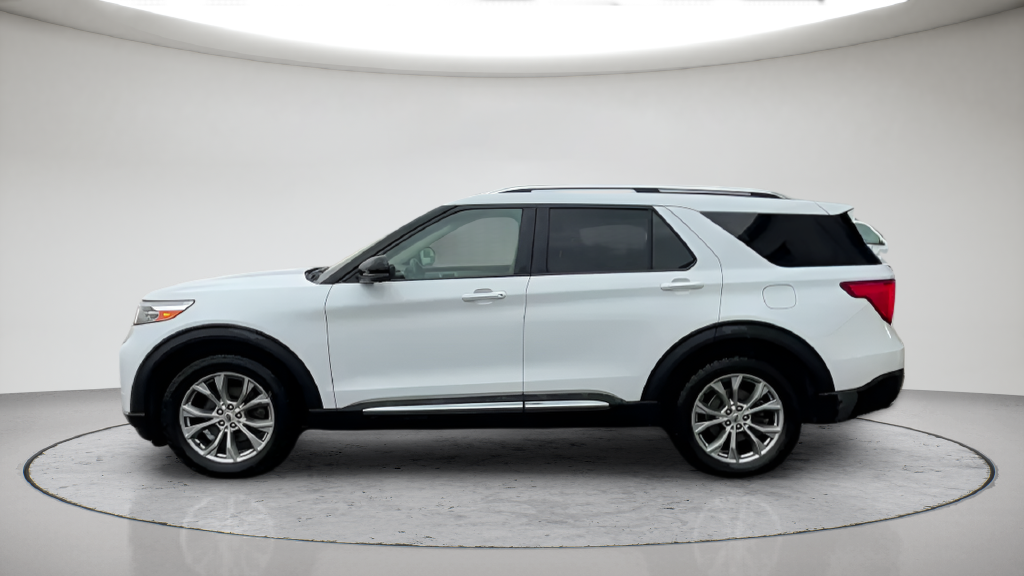 Used 2021 White Ford Limited image 11