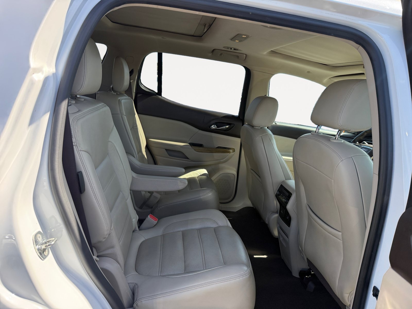 Used 2017 White Frost GMC Denali image 18