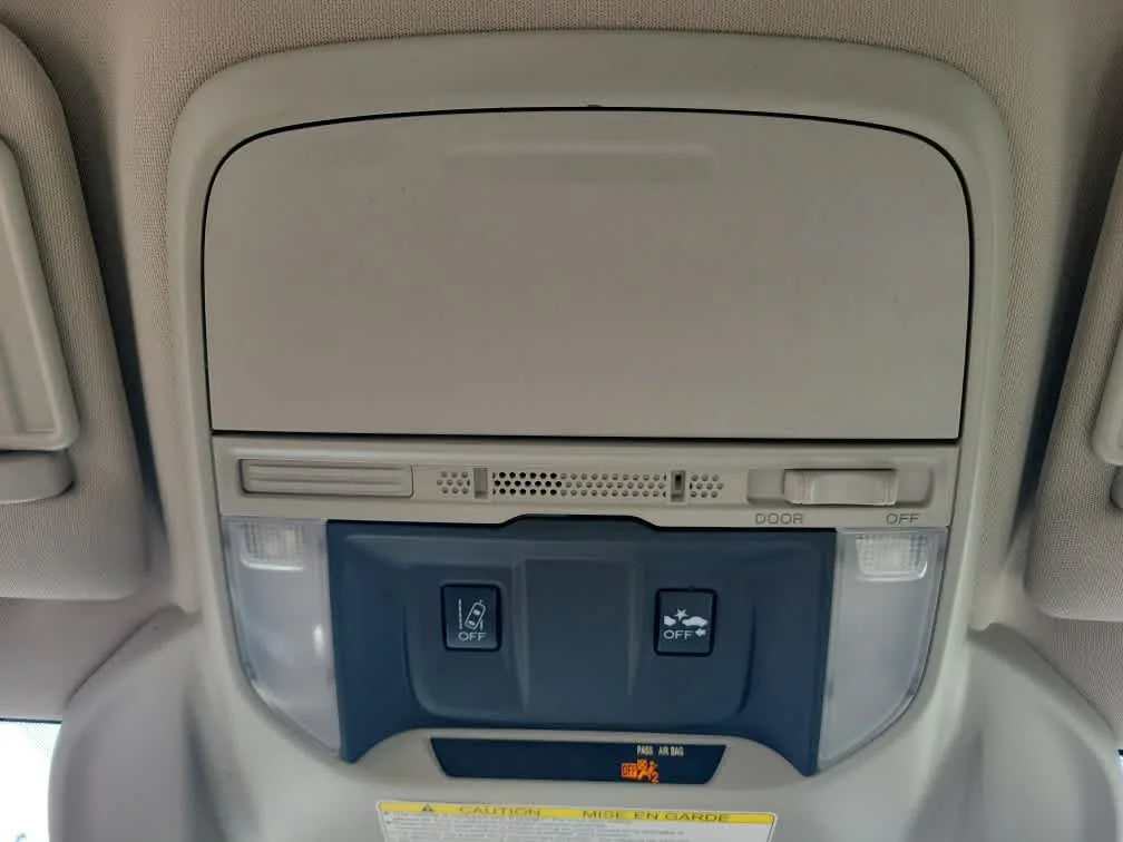 Used 2021 Crystal White Pearl Subaru  image 17