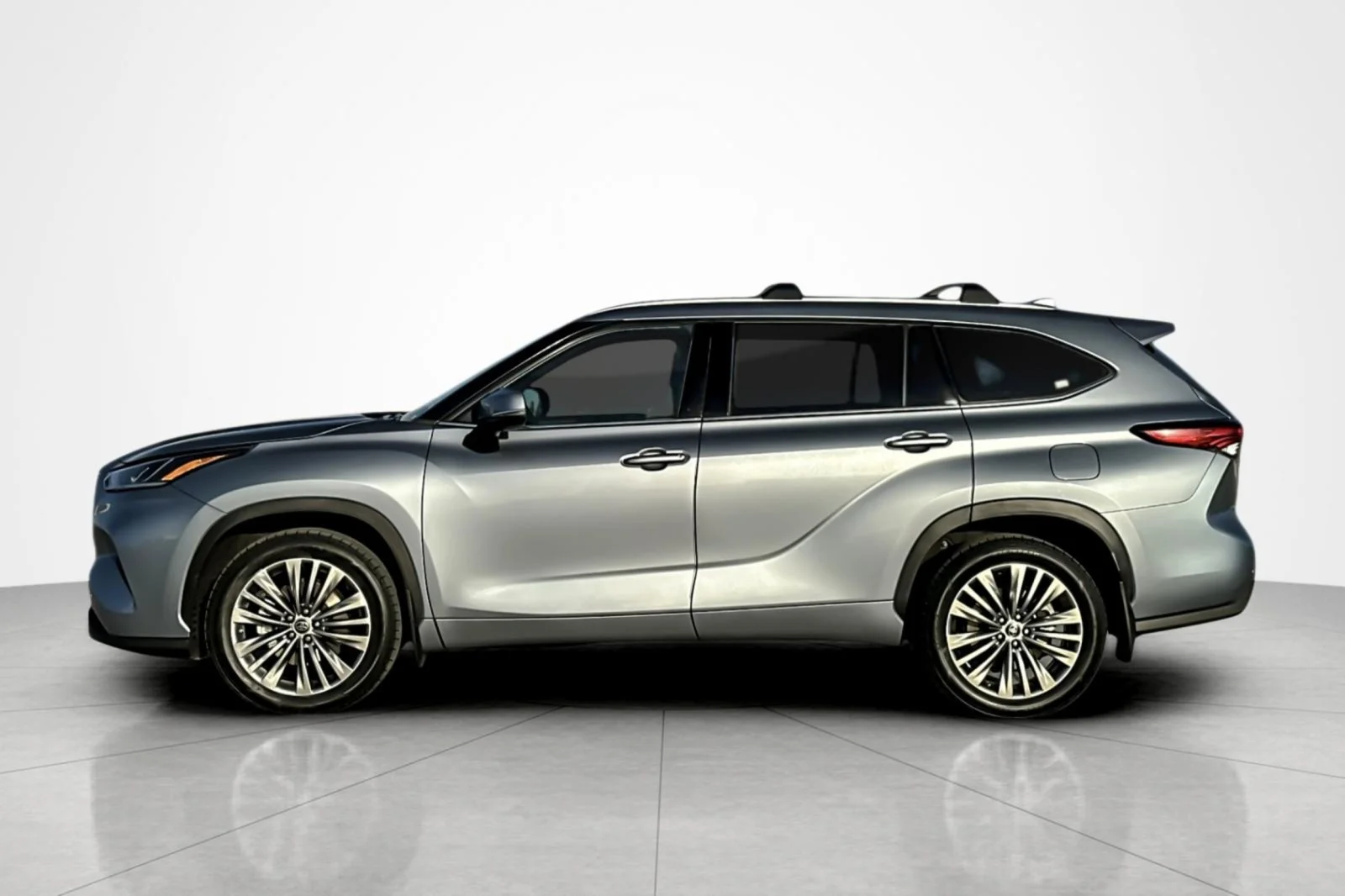 Certified Used 2022 Moon Dust Toyota Platinum image 2