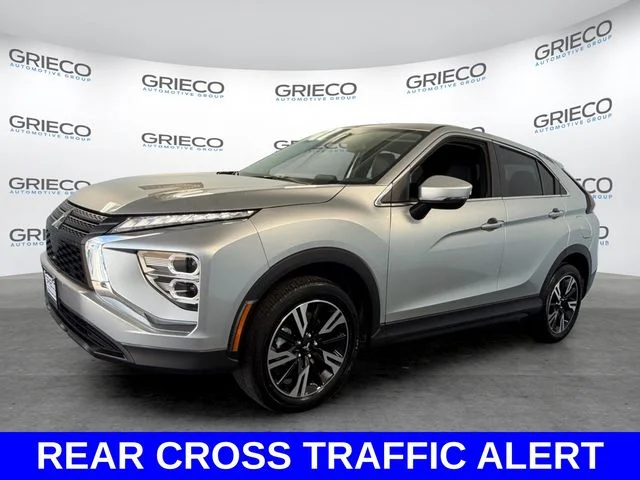 Used 2025 Silver Mitsubishi SE image 3