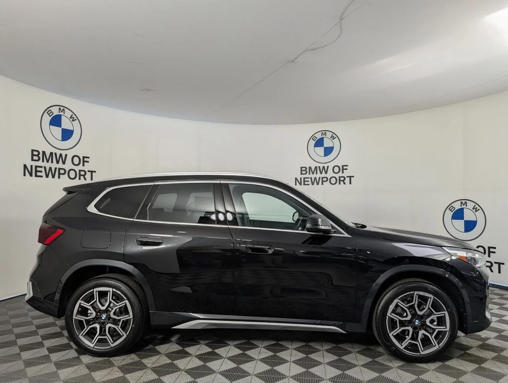 New 2026 Black Sapphire Metallic BMW xDrive28i image 5